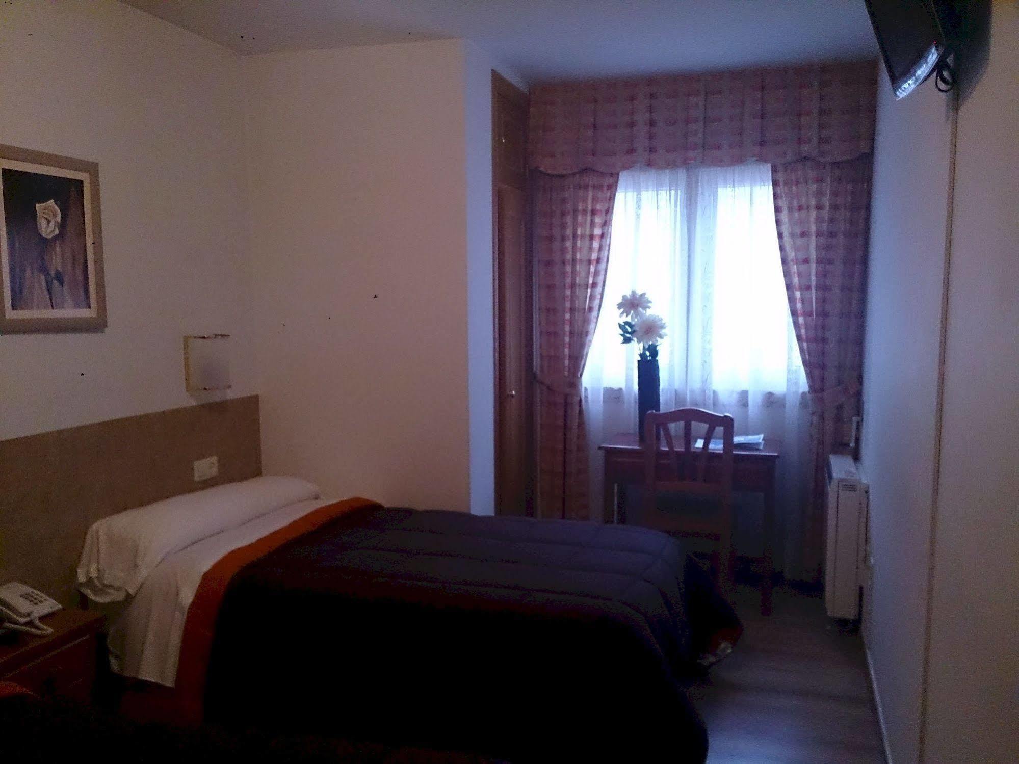 Pension Santa Clara A Coruña Εξωτερικό φωτογραφία